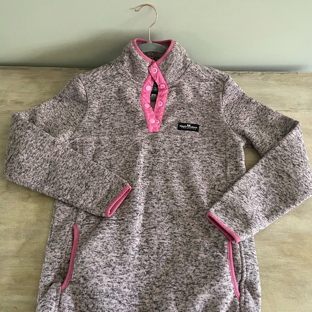 Simply Southern Women’s Pink & Gray Heathered Pullover with Pockets